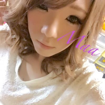 ま な みを開く