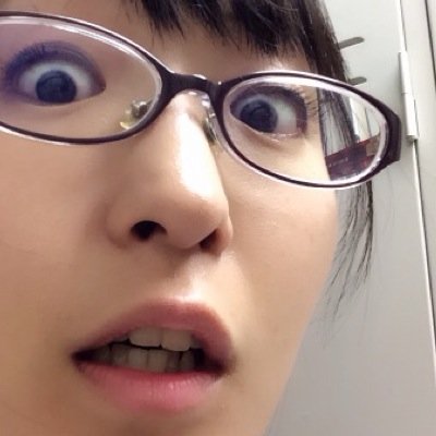 伊東 茶織を開く